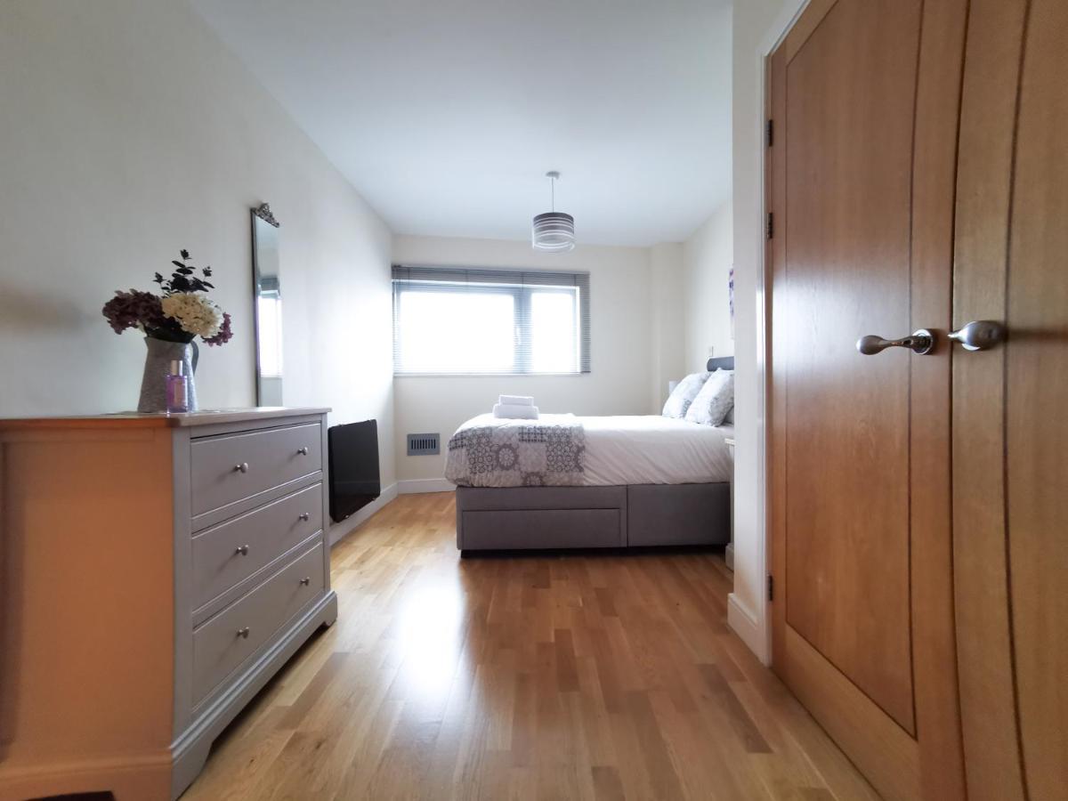 2 Bedroom City Centre Apartment With Free Parking Cardiff Luaran gambar